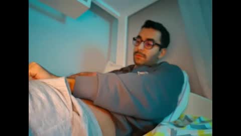 Alp online show from December 19, 2025, 9:22 pm