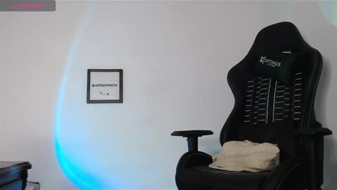 Snapshot of hotboyneon490 chatting on March 14, 2026, 3:50 pm Alex Neon online show from March 14, 2026, 3:50 pm