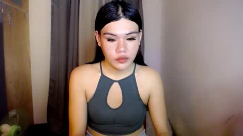 Snapshot of hotbunnyrainx chatting on May 10, 2026, 10:42 am rain online show from May 10, 2026, 10:42 am