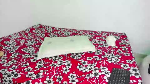 Snapshot of hotbunnyy_ chatting on November 11, 2025, 10:10 pm Hot Bunny online show from November 11, 2025, 10:10 pm