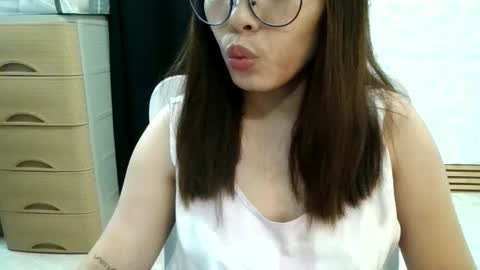 Snapshot of hotchick2099 chatting on March 27, 2026, 1:11 pm hotchick2099 online show from March 27, 2026, 1:11 pm
