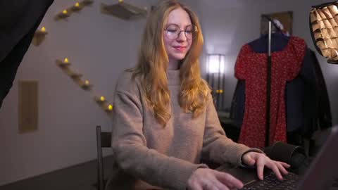 Snapshot of hotchillylovers chatting on January 24, 2025, 4:49 pm NICK AND NORA online show from January 24, 2025, 4:49 pm