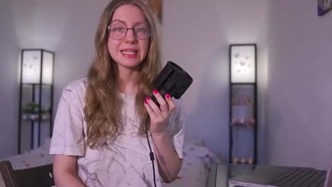 Snapshot of hotchillylovers chatting on February 20, 2025, 9:44 am NICK AND NORA online show from February 20, 2025, 9:44 am