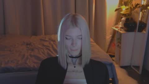 hotchubently online show from March 7, 2025, 5:17 pm