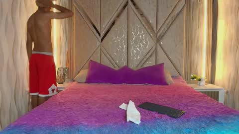 hotcouple_222 online show from February 5, 2026, 7:24 am