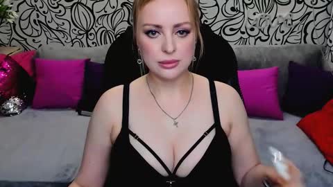 Snapshot of hotdreamhere chatting on January 8, 2026, 8:16 am Alice online show from January 8, 2026, 8:16 am