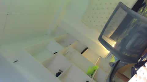 Snapshot of hotfalling_angel1 chatting on February 12, 2025, 6:40 am Angel online show from February 12, 2025, 6:40 am