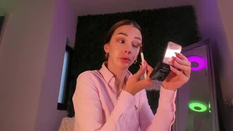 hotfallingdevil online show from June 3, 2026, 4:48 am