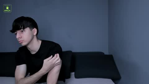 QUENTIN online show from April 15, 2026, 5:25 am