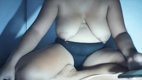 hotflowerclit online show from September 24, 2025, 1:36 pm