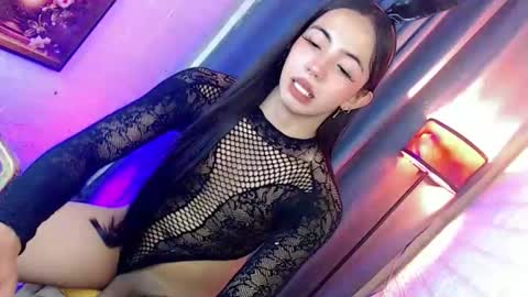 hotfucking_queen1111 online show from November 26, 2025, 1:23 pm