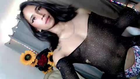 Snapshot of hotgirl_krisxx chatting on November 18, 2025, 5:12 am hotgirl_krisxx online show from November 18, 2025, 5:12 am