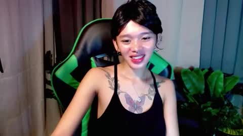 hotgirlronaxx online show from December 14, 2025, 2:28 am