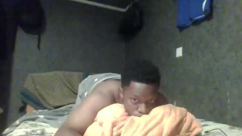 Snapshot of hotguyy001 chatting on February 26, 2025, 1:21 am hotguyy001 online show from February 26, 2025, 1:21 am