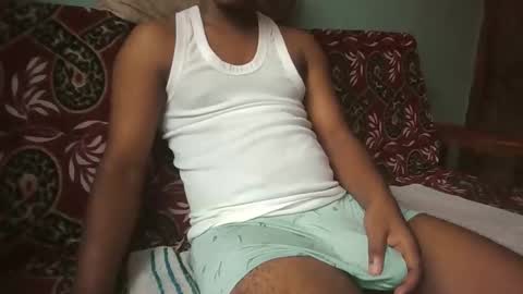 hotguyy001 online show from February 8, 2026, 9:13 am