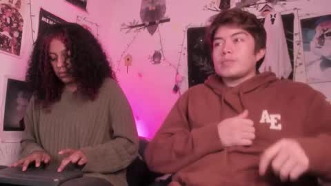 Snapshot of hothoneychile chatting on December 20, 2025, 3:35 am Sam and Nico online show from December 20, 2025, 3:35 am