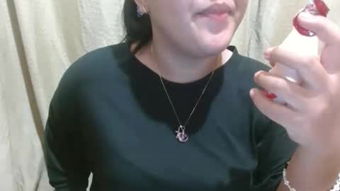 hotiemorenagurl18 online show from September 16, 2025, 6:25 am