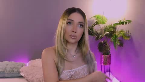 Snapshot of hotjessxx chatting on March 28, 2026, 5:23 pm Maria online show from March 28, 2026, 5:23 pm