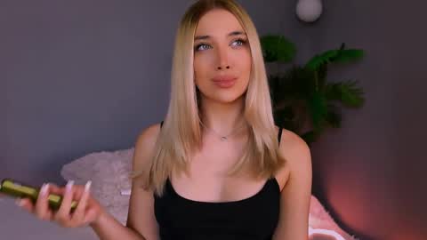Snapshot of hotjessxx chatting on April 27, 2026, 6:44 am Maria online show from April 27, 2026, 6:44 am