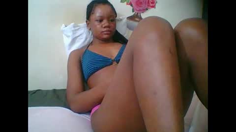 Snapshot of hotjeylee chatting on October 22, 2025, 3:18 am LOYCE online show from October 22, 2025, 3:18 am