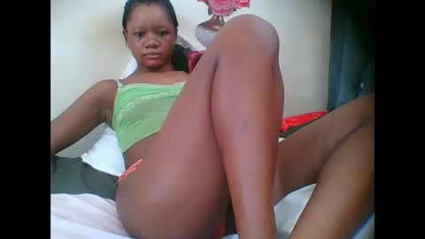 Snapshot of hotjeylee chatting on October 23, 2025, 9:19 am LOYCE online show from October 23, 2025, 9:19 am