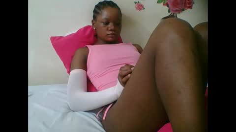 Snapshot of hotjeylee chatting on October 31, 2025, 8:43 pm LOYCE online show from October 31, 2025, 8:43 pm