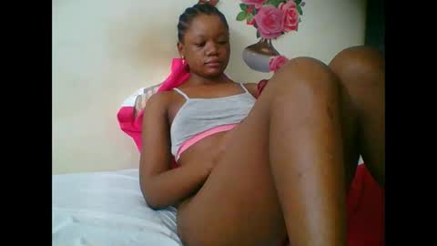 Snapshot of hotjeylee chatting on November 2, 2025, 11:18 pm LOYCE online show from November 2, 2025, 11:18 pm