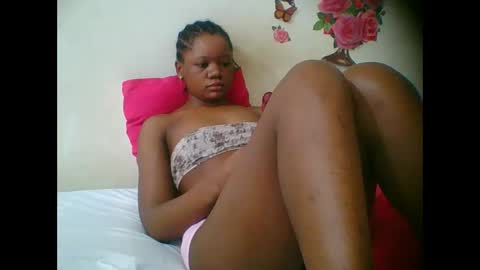 Snapshot of hotjeylee chatting on November 6, 2025, 2:12 am LOYCE online show from November 6, 2025, 2:12 am