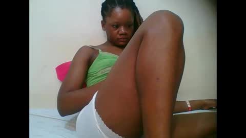 Snapshot of hotjeylee chatting on November 12, 2025, 9:58 pm LOYCE online show from November 12, 2025, 9:58 pm