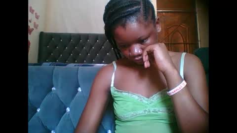 Snapshot of hotjeylee chatting on November 30, 2025, 12:42 pm LOYCE online show from November 30, 2025, 12:42 pm