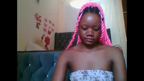 Snapshot of hotjeylee chatting on December 5, 2025, 10:35 am LOYCE online show from December 5, 2025, 10:35 am