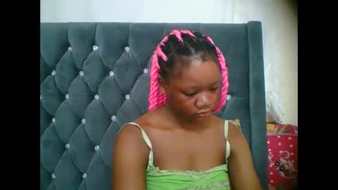 Snapshot of hotjeylee chatting on December 13, 2025, 10:26 pm LOYCE online show from December 13, 2025, 10:26 pm