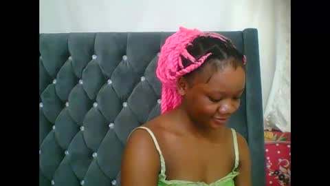 Snapshot of hotjeylee chatting on December 14, 2025, 8:02 pm LOYCE online show from December 14, 2025, 8:02 pm