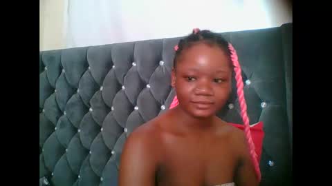 Snapshot of hotjeylee chatting on December 15, 2025, 8:07 am LOYCE online show from December 15, 2025, 8:07 am