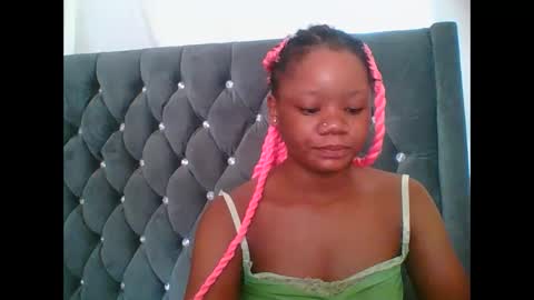 Snapshot of hotjeylee chatting on December 16, 2025, 7:13 am LOYCE online show from December 16, 2025, 7:13 am