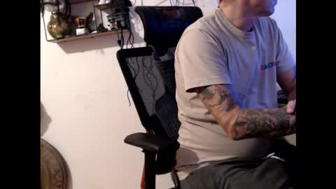 Snapshot of hotkinkytat chatting on November 19, 2025, 7:41 am hotkinkytat online show from November 19, 2025, 7:41 am