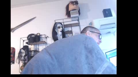 hotkinkytat online show from April 17, 2026, 12:30 pm