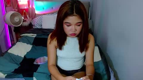 Layla online show from December 22, 2024, 3:55 pm