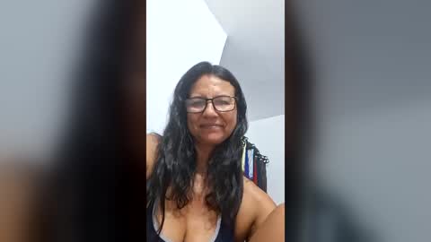 hotleny online show from June 16, 2026, 3:31 am