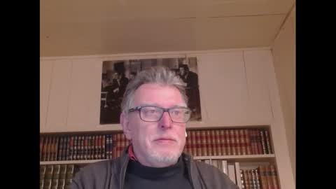 Snapshot of hotlux_54 chatting on February 15, 2025, 5:28 pm hotlux_54 online show from February 15, 2025, 5:28 pm