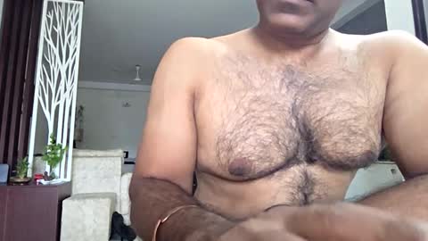 hotm_on_cam online show from October 23, 2025, 9:52 am