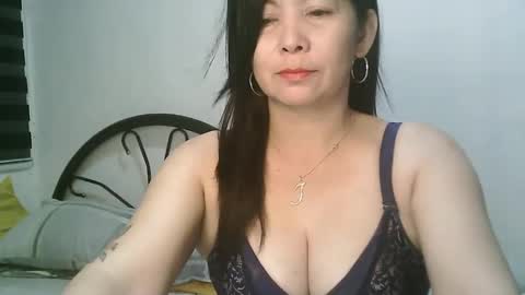 hotmamajen4u online show from December 14, 2025, 12:05 am