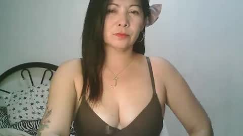 hotmamajen4u online show from February 23, 2026, 2:03 pm