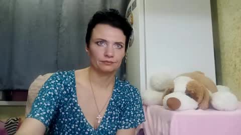 hotmamaqueen234 online show from March 17, 2026, 1:32 am