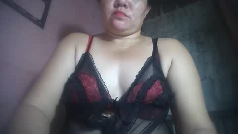 Snapshot of hotmatureladyxxx chatting on May 5, 2026, 12:35 pm hotmatureladyxxx online show from May 5, 2026, 12:35 pm