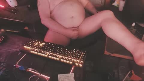 hotmike291112 online show from February 9, 2026, 8:29 am