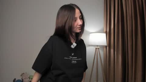 Cherry  online show from March 26, 2026, 7:41 pm