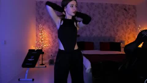 Snapshot of hotmolly_ chatting on April 17, 2026, 7:06 pm hotmolly_ online show from April 17, 2026, 7:06 pm