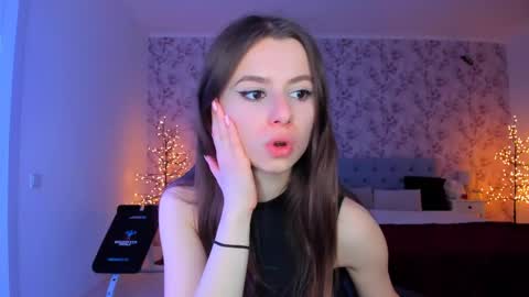 Snapshot of hotmolly_ chatting on May 2, 2026, 8:03 pm hotmolly_ online show from May 2, 2026, 8:03 pm