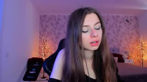 Snapshot of hotmolly_ chatting on May 6, 2026, 9:47 am hotmolly_ online show from May 6, 2026, 9:47 am